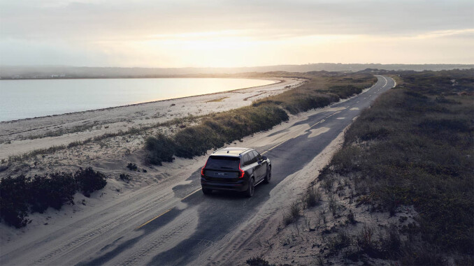 Volvo XC90 2.0 T8 Plug-in Hybrid Plus Black Edition 5dr AWD Geartronic Estate - Image 9